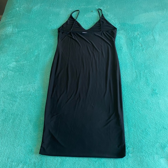 LBD From Fashion Nova - Picture 12 of 16